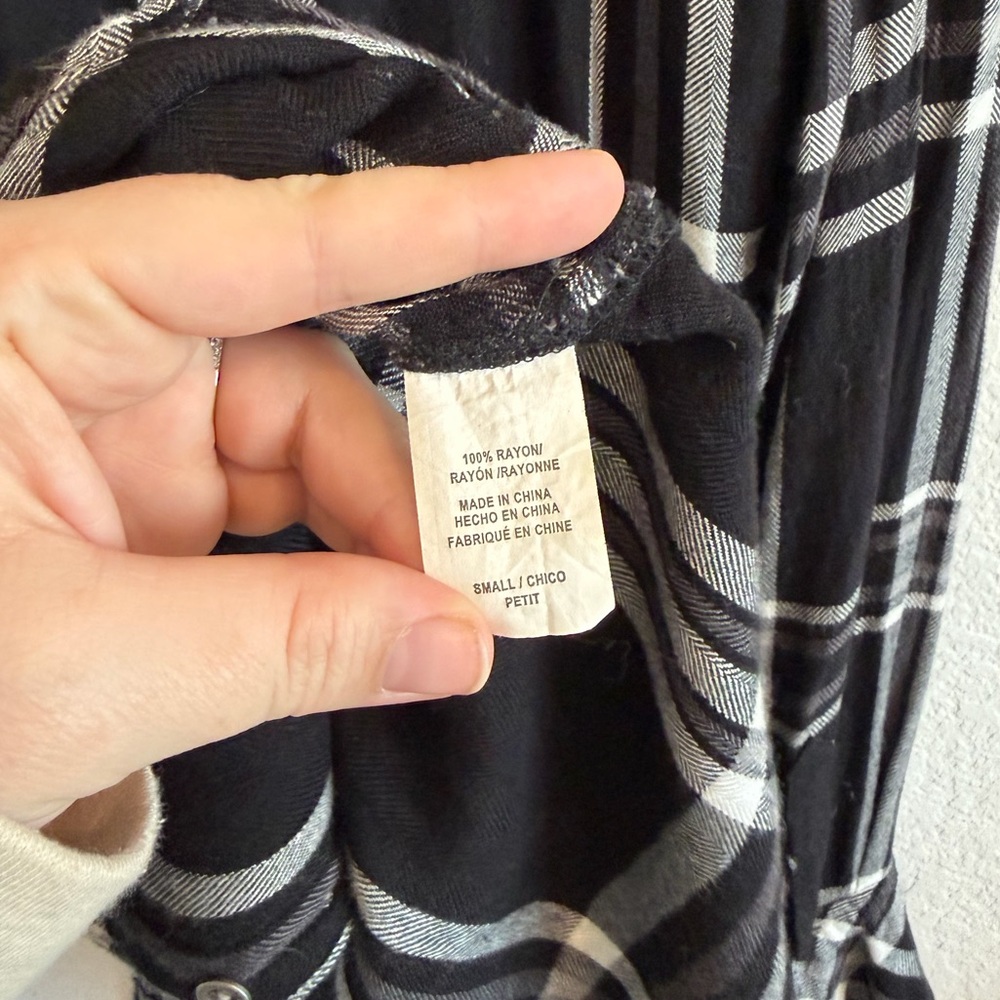 Rails Buttown Down Long Sleeve Shirt Plaid Black and White Size Small - Picture 4 of 4